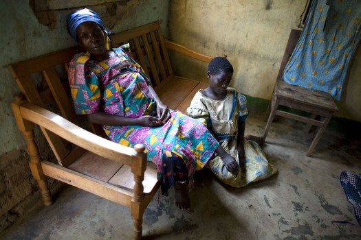 Mother and Daughter Tableau Kaloungi, Uganda