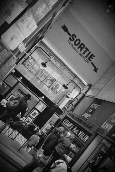 Paris, Sortie